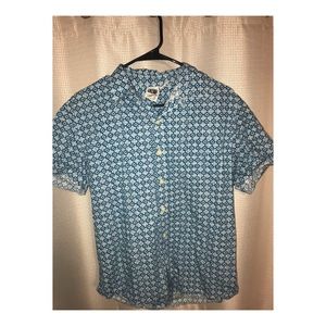 Short sleeve button up shirt.